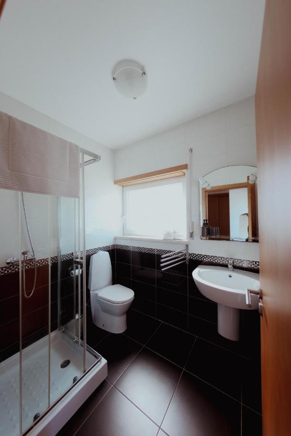 Wellnesshouse Bed and Breakfast Atouguia Da Baleia Exteriör bild